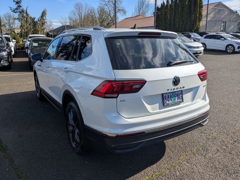 Used 2023 Volkswagen Tiguan SE image 3
