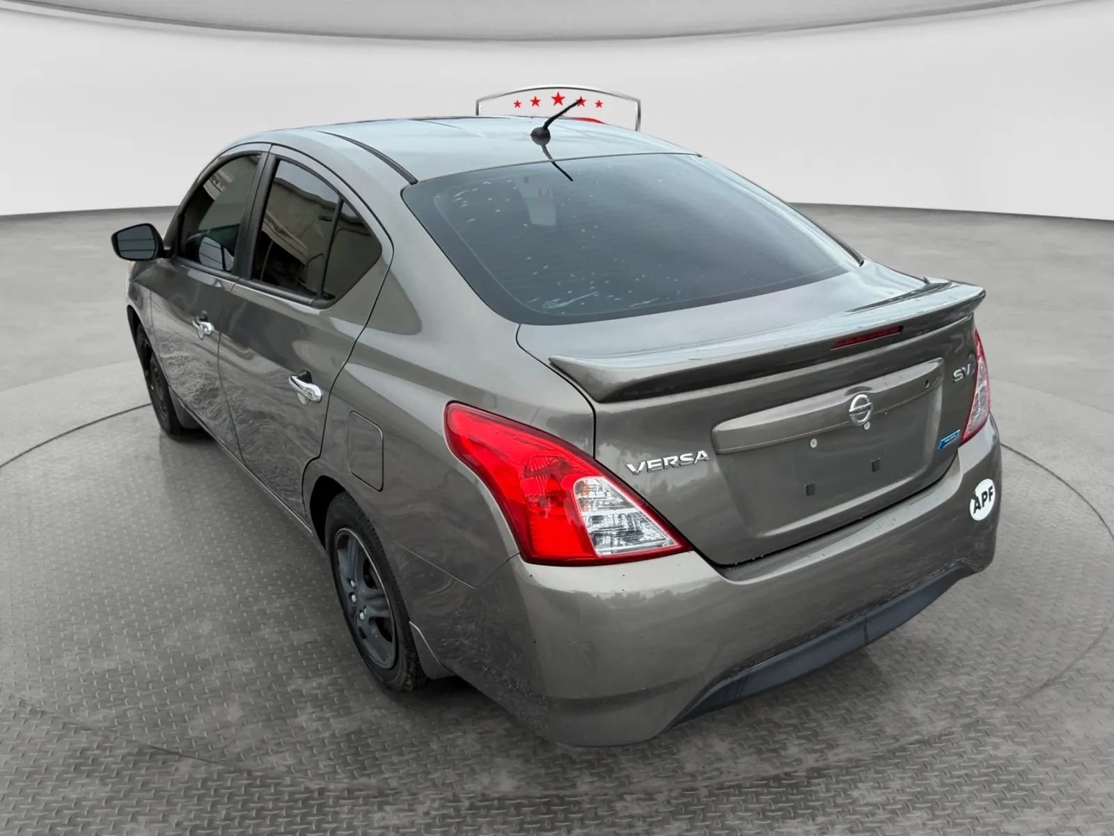 Used 2015 Nissan Versa SV FWD image 3