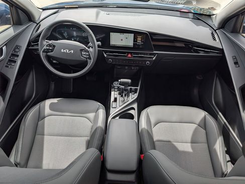 Certified 2025 Kia Niro EX FWD image 25