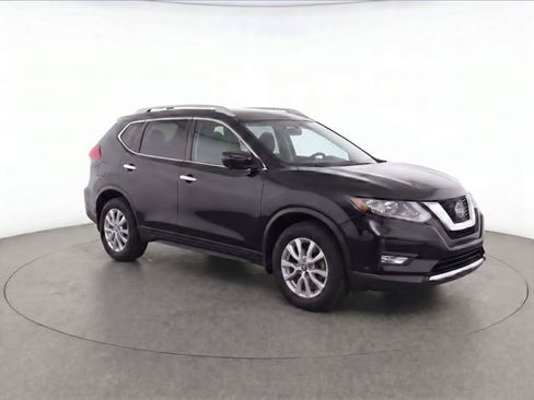Used 2017 Nissan Rogue SV FWD image 2