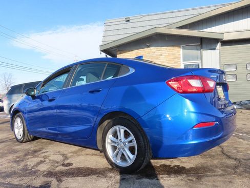 Used 2017 Chevrolet Cruze LT FWD image 25