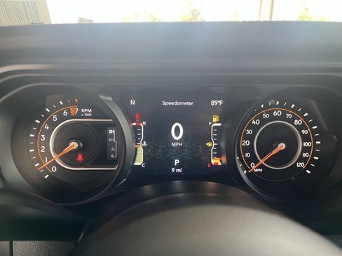 New 2025 Jeep Gladiator Mojave w/ Convenience Group image 23