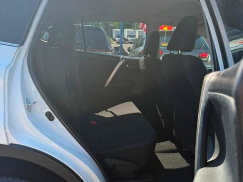 Used 2014 Toyota RAV4 XLE AWD/4WD image 29