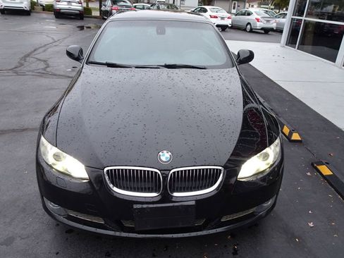 Used 2010 BMW 335i Convertible image 12