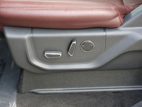 Used 2024 Ford Expedition Limited AWD/4WD image 20