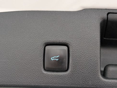 Used 2024 Ford Escape Platinum AWD/4WD image 17
