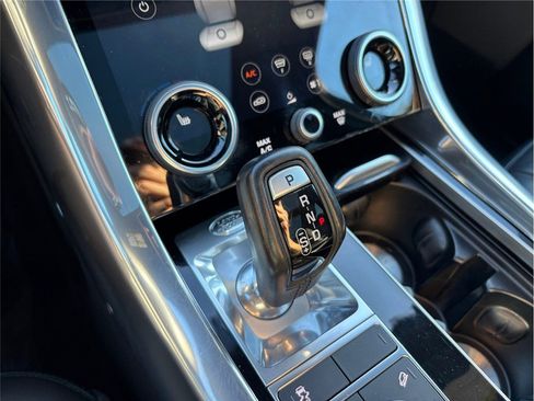 Used 2019 Land Rover Range Rover Sport HSE AWD/4WD image 39