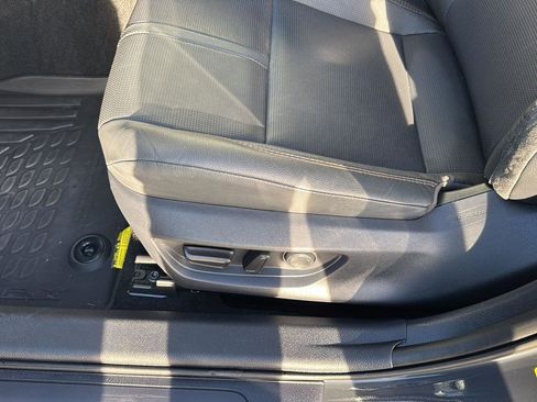 Used 2025 Toyota Camry XLE image 29