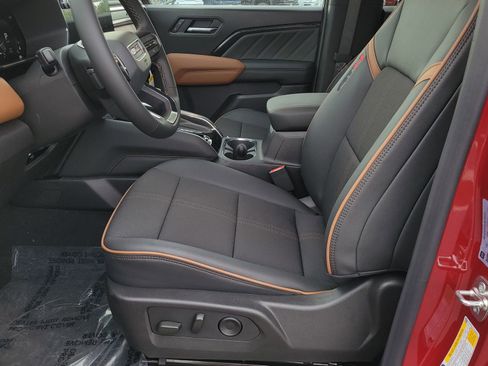 New 2026 GMC Canyon AT4 AWD/4WD image 9