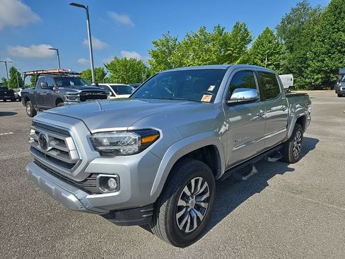 Used 2023 Toyota Tacoma Limited AWD/4WD image 3