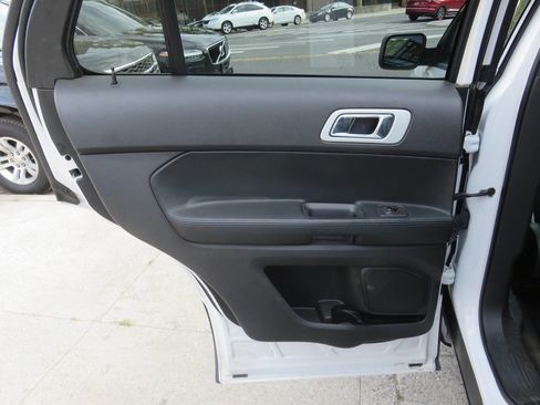 Used 2015 Ford Explorer Sport w/ Equipment Group 401A AWD/4WD image 31