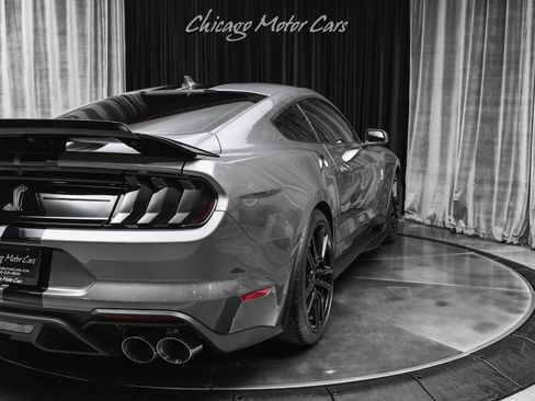 Used 2021 Ford Mustang Shelby GT500 w/ Technology Package RWD image 38