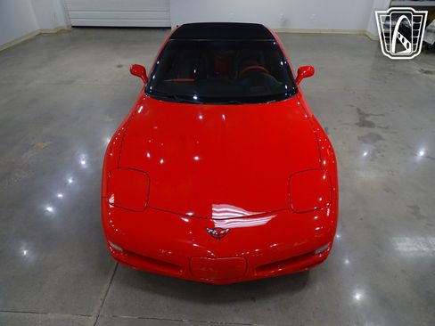 Used 2001 Chevrolet Corvette Convertible w/ Preferred Equipment Group2 image 23