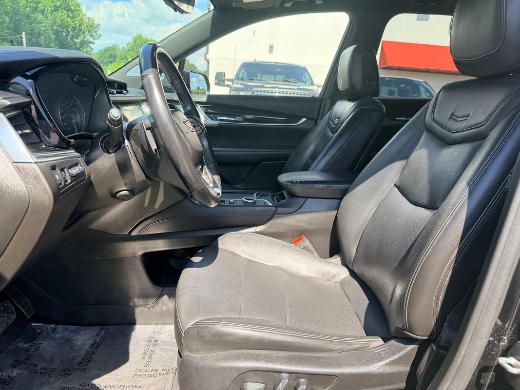 Used 2020 Cadillac XT6 Premium Luxury FWD image 12
