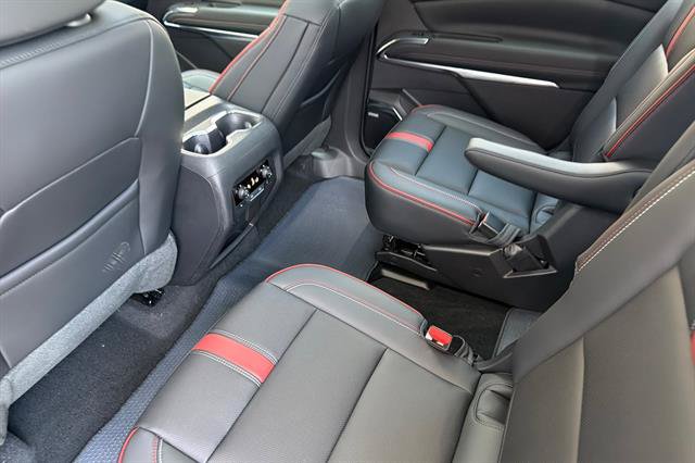 New 2027 Chevrolet Traverse RS AWD/4WD image 13