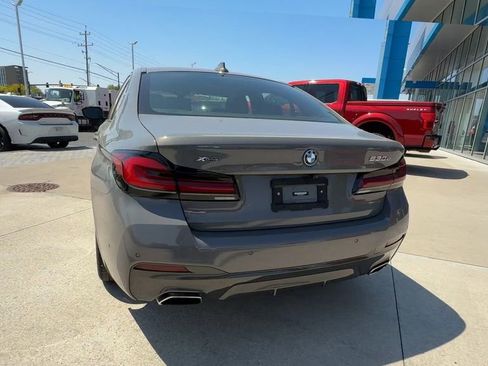 Used 2022 BMW 530e xDrive w/ Premium Package AWD/4WD image 7