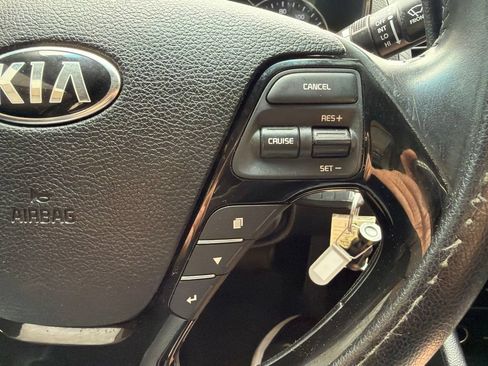 Used 2018 Kia Forte S FWD image 31