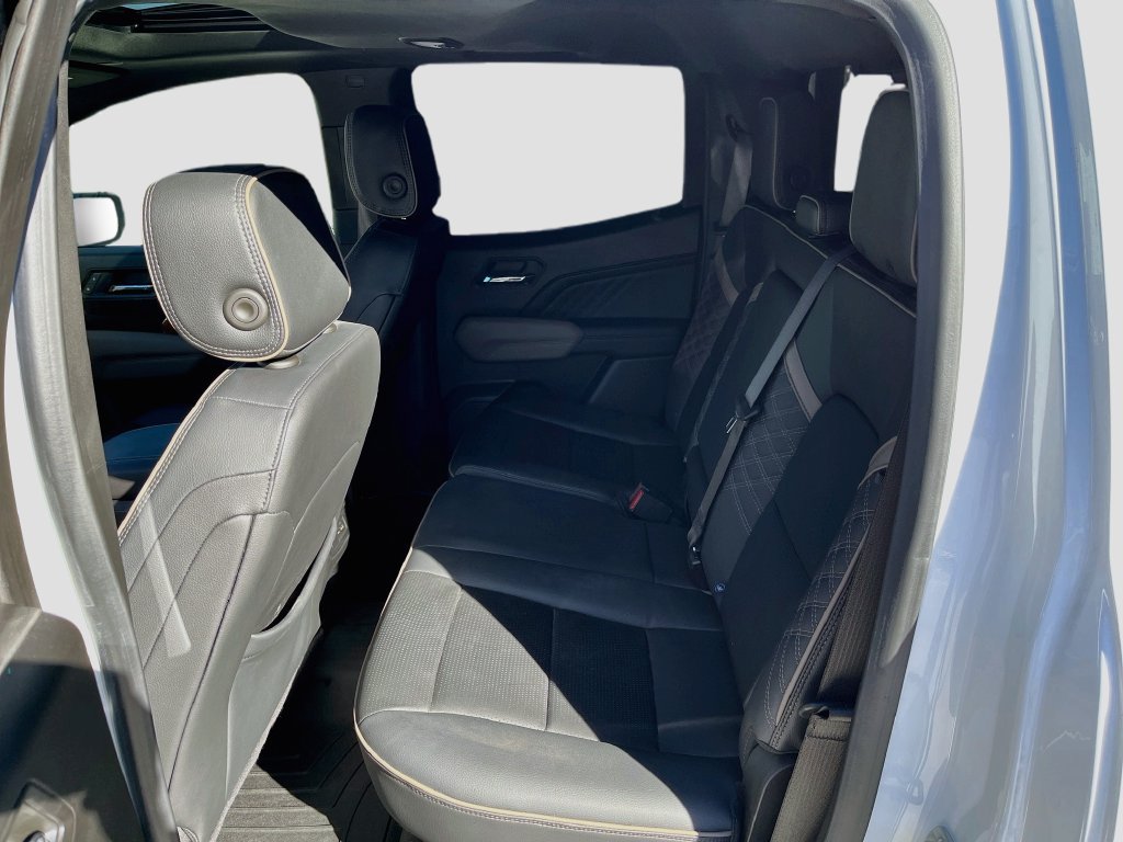 Used 2024 GMC Canyon Denali AWD/4WD image 26