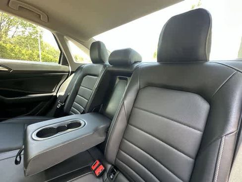 Used 2024 Volkswagen Jetta SE FWD image 18