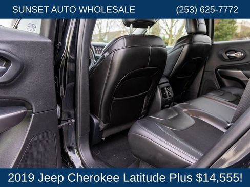 Used 2019 Jeep Cherokee Latitude Plus AWD/4WD image 69