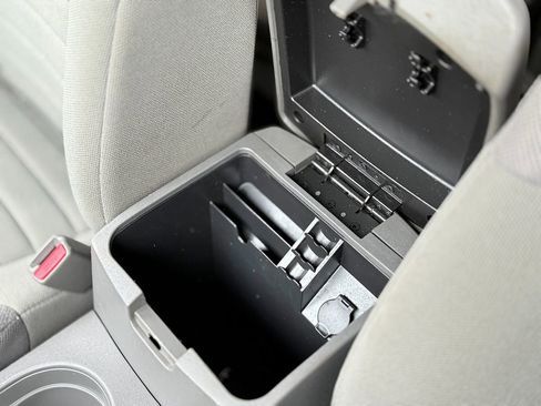 Used 2018 Nissan Frontier S image 28