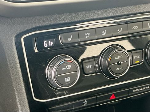 Used 2022 Volkswagen Atlas SE image 18