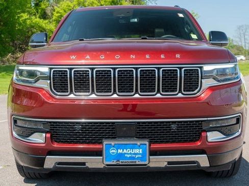 Used 2023 Jeep Wagoneer Series III w/ Premium Group I AWD/4WD image 3