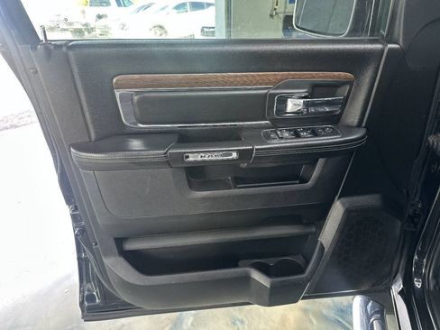 Used 2017 RAM 1500 Laramie AWD/4WD image 16