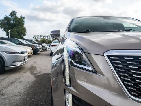 Used 2022 Cadillac XT5 Premium Luxury image 8