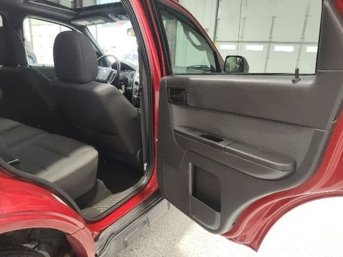 Used 2011 Ford Escape XLT w/ 202A Rapid Spec Order Code AWD/4WD image 20