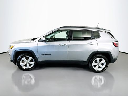 Used 2018 Jeep Compass Latitude w/ Popular Equipment Group FWD image 4