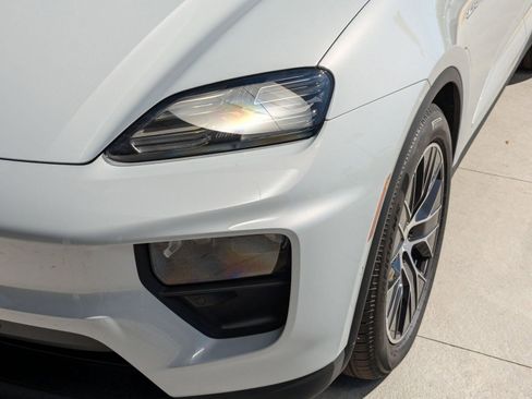 New 2025 Porsche Macan 4S Electric image 12