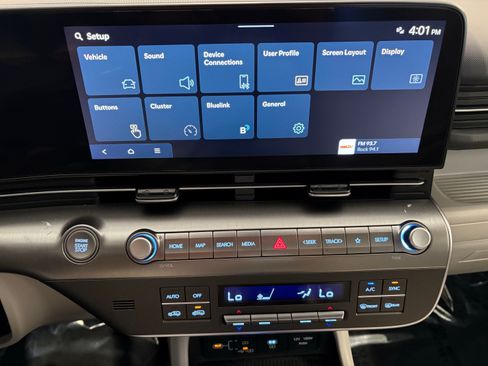 Used 2025 Hyundai Kona SEL FWD image 11