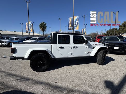 Used 2023 Jeep Gladiator Mojave w/ Cold Weather Group image 6
