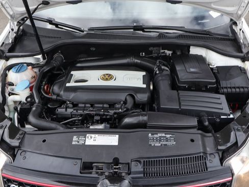 Used 2010 Volkswagen GTI 4-Door image 10