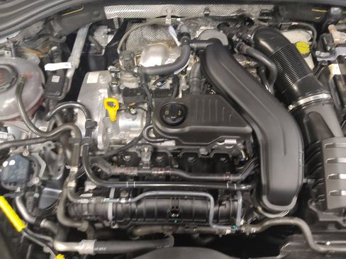 Used 2025 Volkswagen Jetta SE FWD image 30