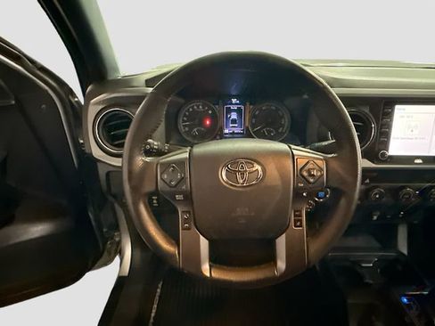Used 2020 Toyota Tacoma TRD Off-Road image 12