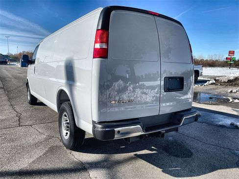 New 2025 Chevrolet Express 2500 Work Van w/ Driver Convenience Package image 6