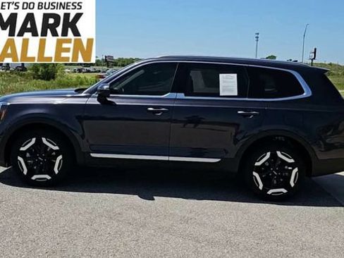 Used 2025 Kia Telluride S FWD image 5