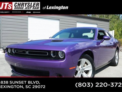 Used 2023 Dodge Challenger SXT image 1