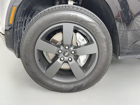 Used 2024 Land Rover Defender 110 X-Dynamic SE AWD/4WD image 34