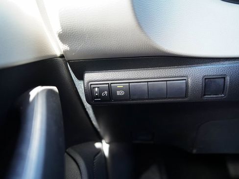 Used 2021 Toyota Corolla LE image 29