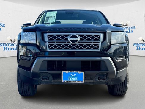 Used 2023 Nissan Frontier SV image 6