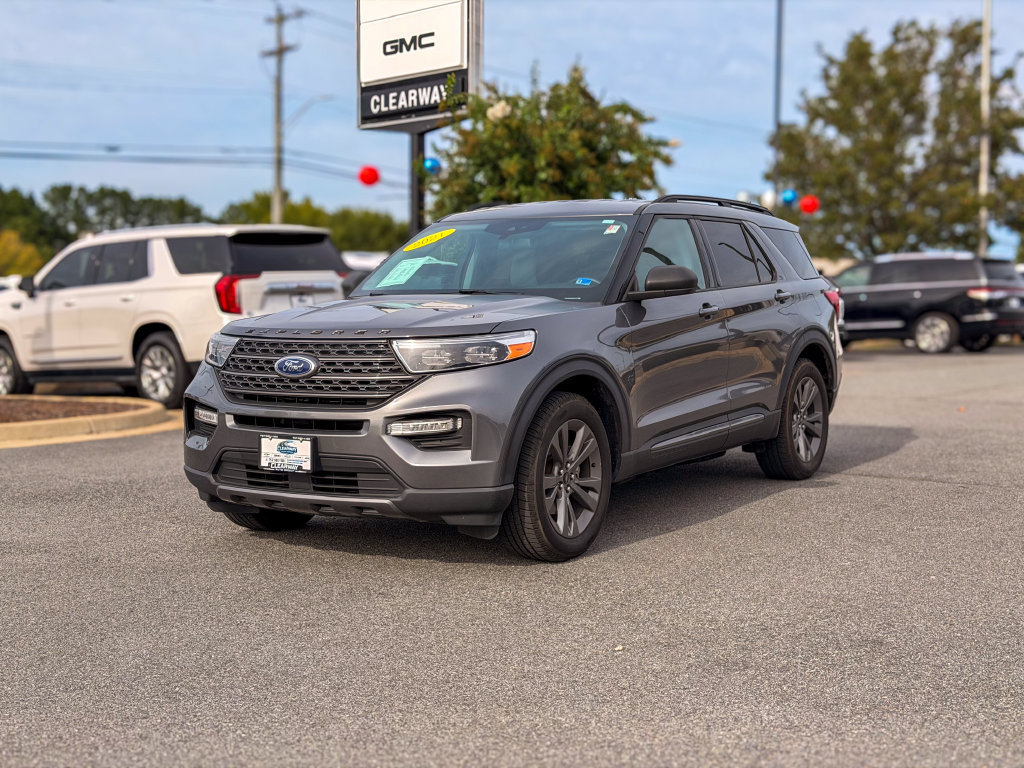 Used 2021 Ford Explorer XLT w/ Equipment Group 202A AWD/4WD image 2