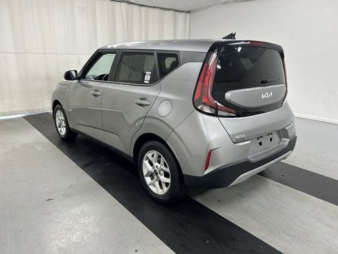 Used 2023 Kia Soul LX w/ LX Technology Package FWD image 7