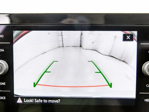 Used 2025 Volkswagen Jetta SEL FWD image 15