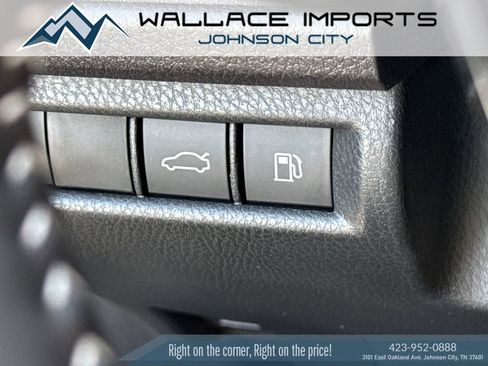 Used 2025 Toyota Camry SE w/ Convenience Package FWD image 35