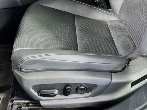 Used 2022 Lexus ES 300h w/ Accessory Package 2 FWD image 8