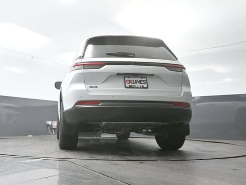 New 2026 Jeep Grand Cherokee Limited w/ Limited Altitude Package AWD/4WD image 43