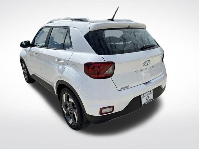 Used 2025 Hyundai Venue SEL FWD image 5